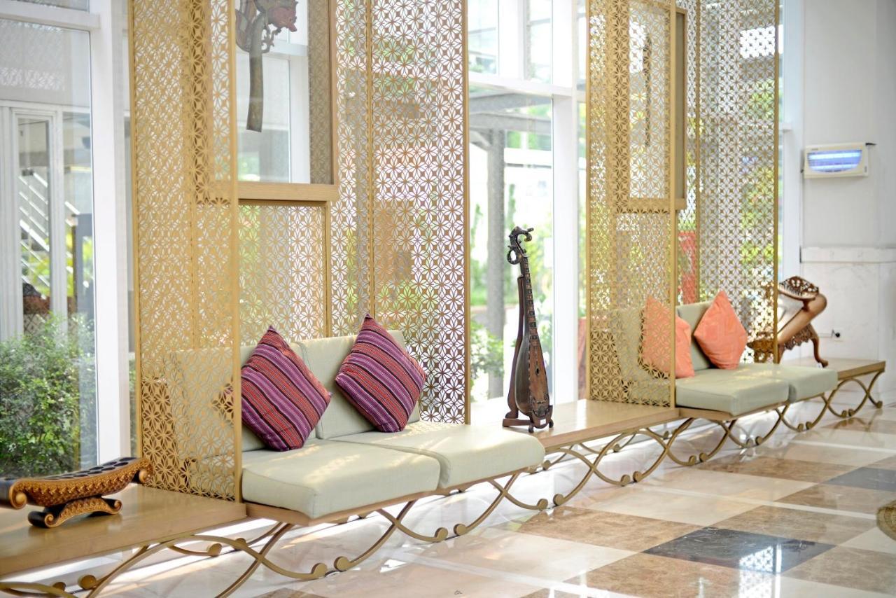 La Lisa Hotel Surabaya Exterior foto
