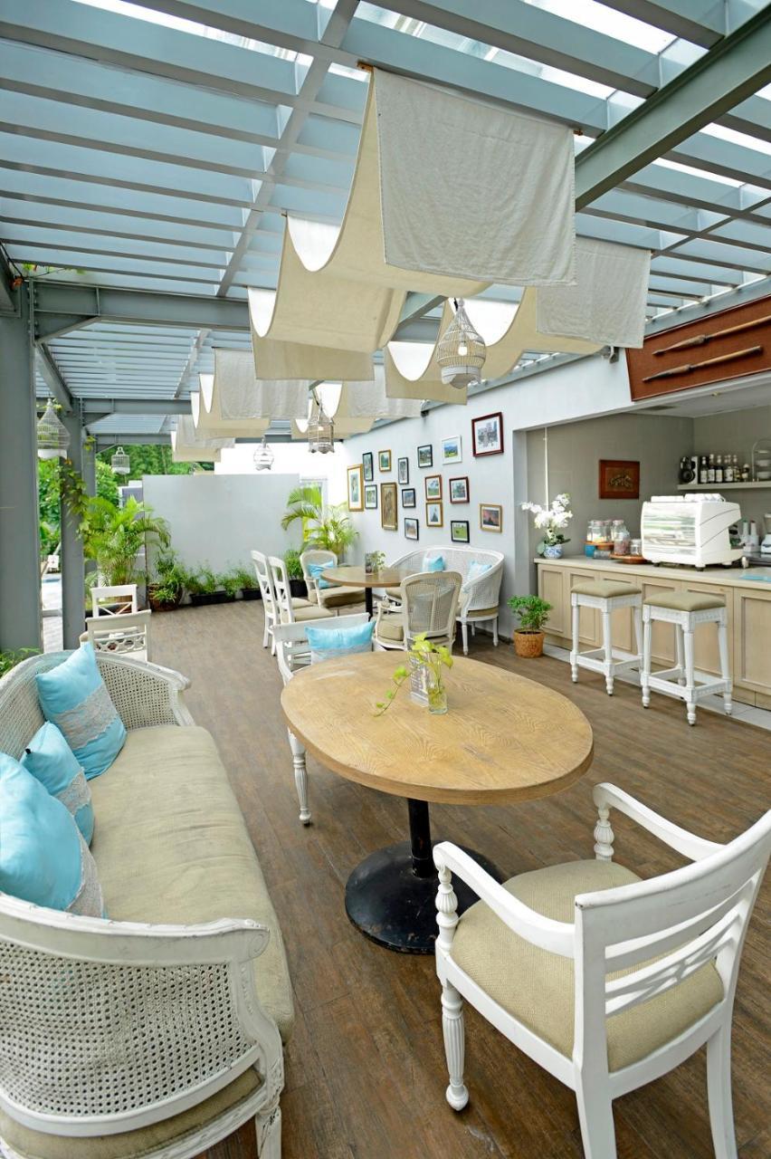 La Lisa Hotel Surabaya Exterior foto